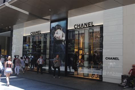 are Chanel stores closing